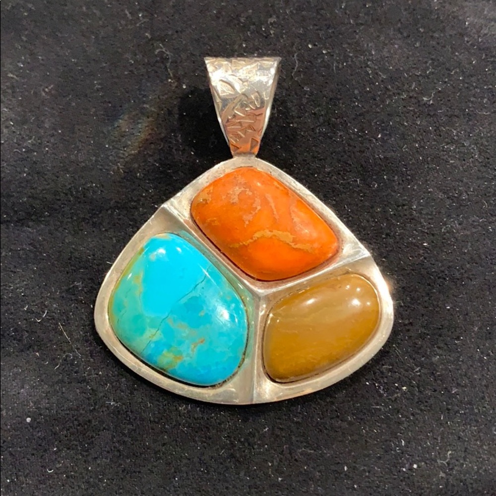 Three stone pendant